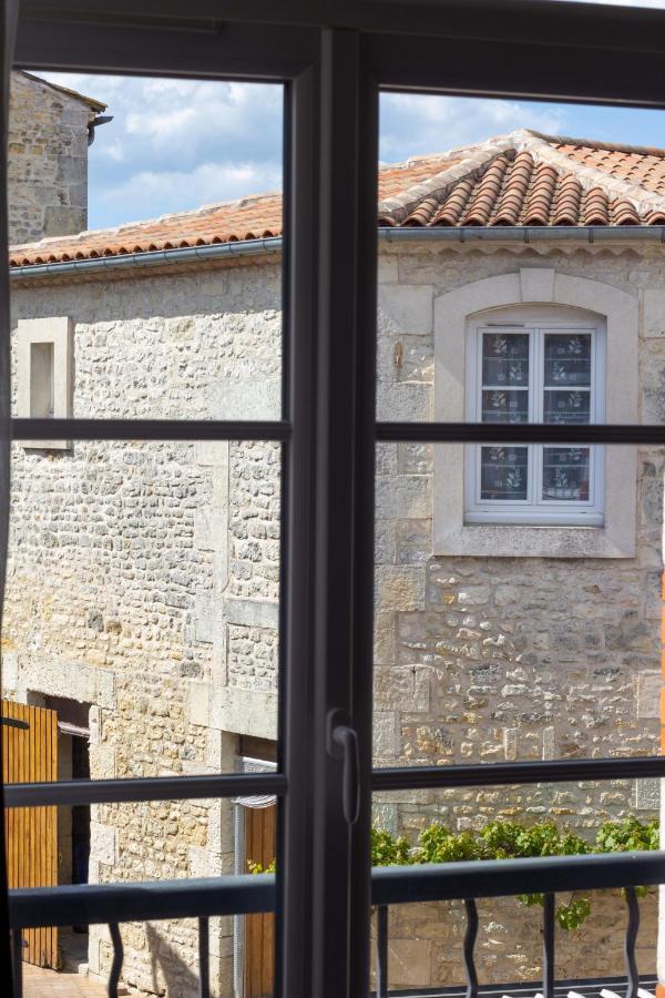 Cit'Hotel Le Commerce Saujon Bagian luar foto