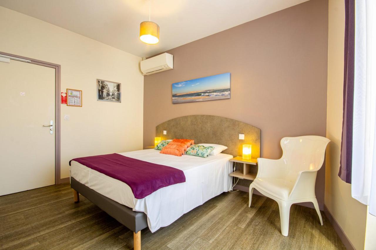 Cit'Hotel Le Commerce Saujon Bagian luar foto