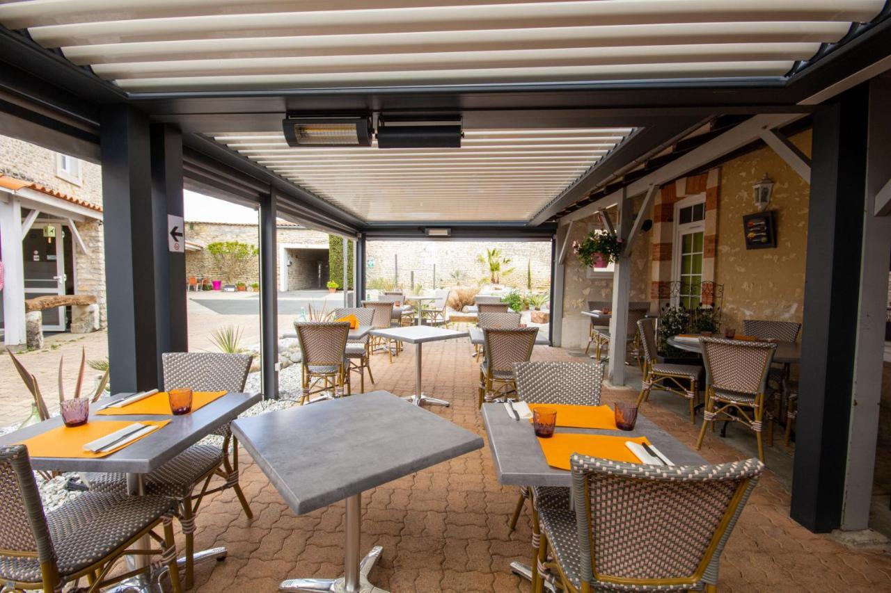 Cit'Hotel Le Commerce Saujon Bagian luar foto