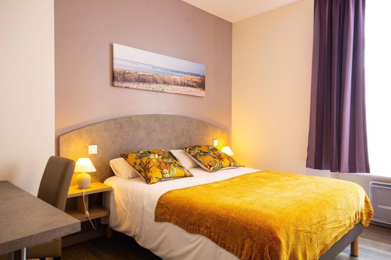 Cit'Hotel Le Commerce Saujon Bagian luar foto
